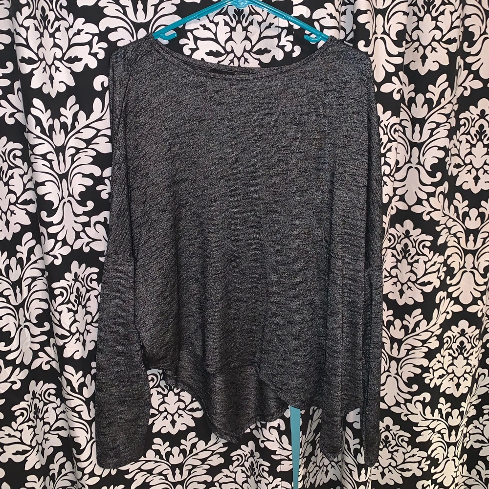 Grey long sleeves sweater
